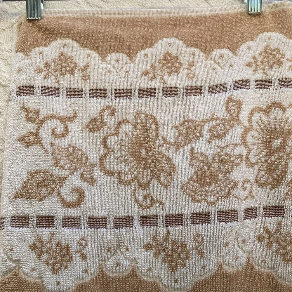 Vintage 60s FIELCREST FLORAL Polka Dot Tan White Bath TOWEL